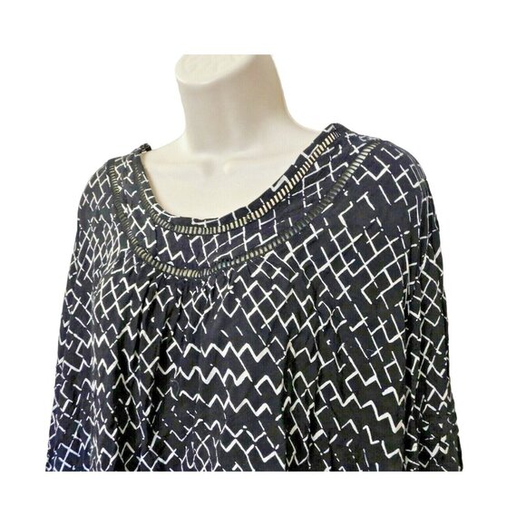 CATO Blouse Womens Plus-Size 26/28W Black White Geometric Print Long Sleeve - Picture 1 of 6
